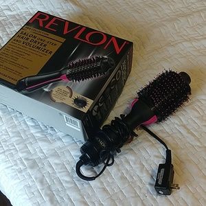 Revlon  one steo volumizer and hair dryer